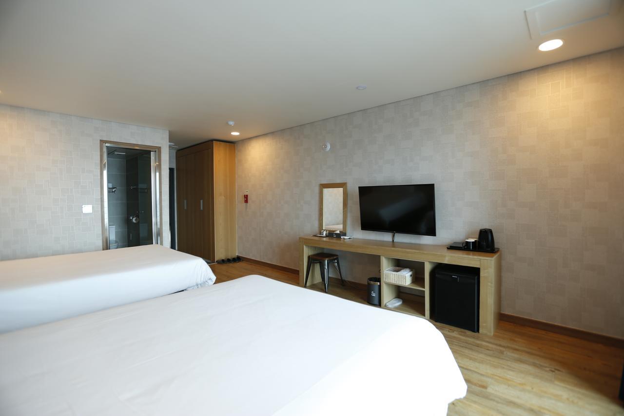 Hotel52 Seogwipo Zewnętrze zdjęcie